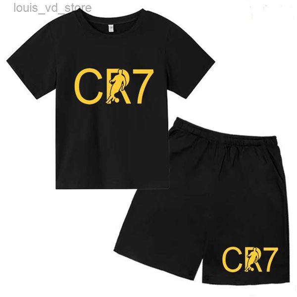 Conjuntos de roupas menino menina menina tops +shorts verão cr7 camisetas conjuntos de futebol impressos t camisetas para crianças casuais ventilam a manga curta T240415