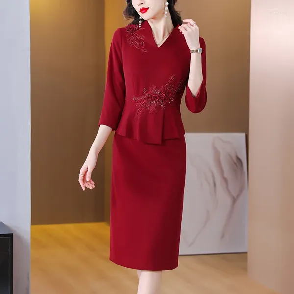 Sıradan elbiseler 2024 mizaç moda zarif kadın gevşek bel zayıflama gelinlik kırmızı