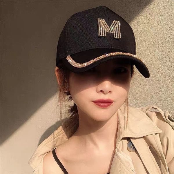 HAT Versão coreana feminina do boné de celebridade da Internet INS Trendy Brand Spring e Summer Casual M Letter Rhinestone Sunshade Baseball Cap