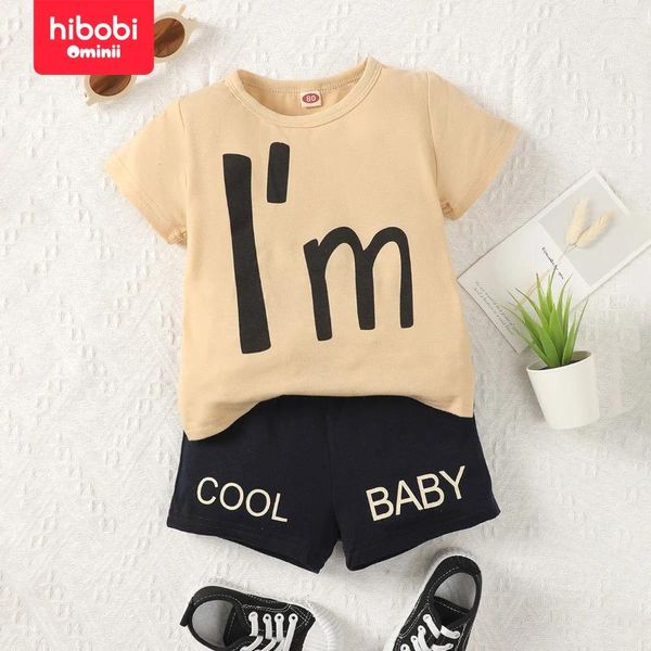 Roupas Conjuntos de roupas Hibobi 2 Peças Baby menino Carta de verão impressa Camiseta curta de colméia de colméias de gola combinando shorts elegantes de meninos estilos