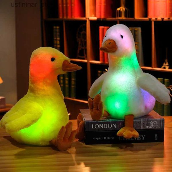 Gefüllte Plüschtiere 35 cm niedlich wachsende Entenplüsch -Tierspielzeug ausgestopfte Leuchtspielzeuge LED Duck Dolls Mädchen Kissen umarmen Kissen Kinder Geschenk L47