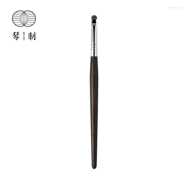 Make -up Pinsel Qinzhi Professionelles handgefertigtes Make -up Pinsel G130 kleiner Lidschatten natürlicher Pferdehaare