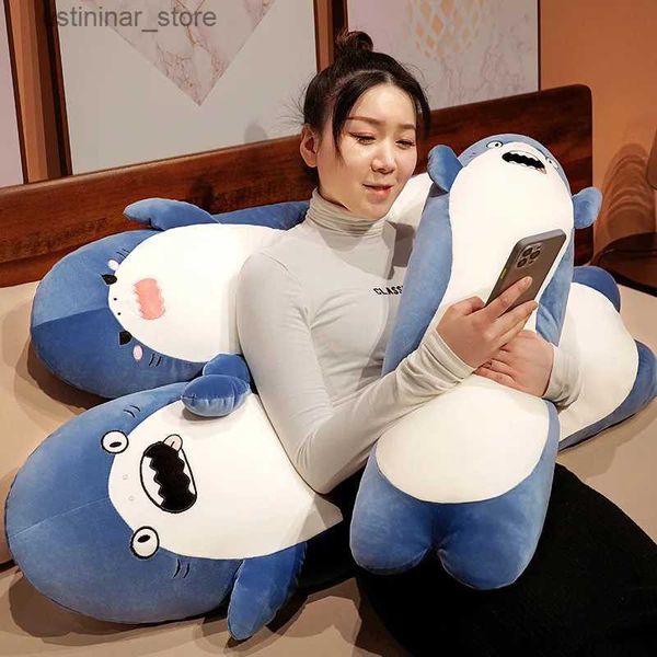 Animali di peluche imbottiti 90/110/130 cm Russia Shark Peluga cuscino abbraccio per ragazza coccolone bambole di sussulti di peluche di peluche di divano cuscino decorativo L47