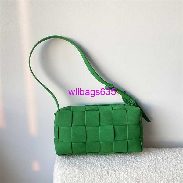 Bolsas de ombro de couro Bottegveneta Bolsas de grife 2024 Spring Novo Moda feminina Pillow Saco de travesseiro de alta qualidade O ombro único tem logotipo HBVB3J