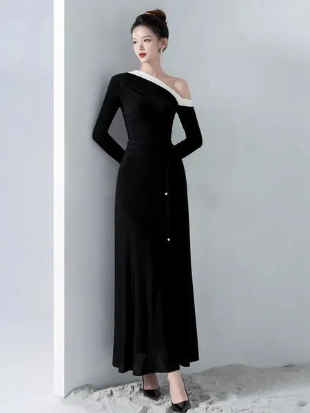 Lässige Kleider 2024 Frühlingskleidung sexy asymmetrische Off Schulter Lange Kleid Elegante Büro Damen Mode Schnürscheide