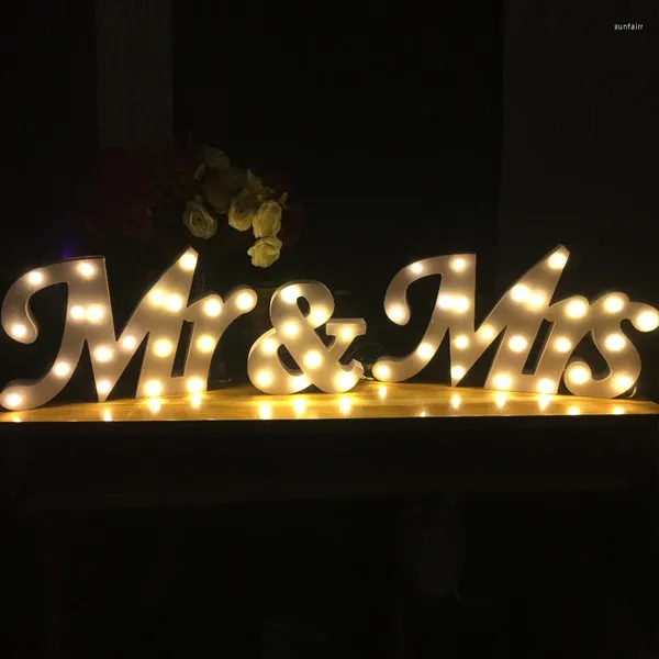 Dekoratif figürinler özel yapılmış Bay Mrs Led Letters Light Seçim Kapanı işareti - Yukarı ve Aydınlatılmış