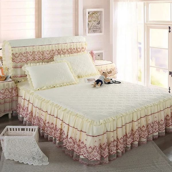 Gonna da letto in pizzo rosa bianco Romantico modello di fiori in poliestere per letti arruffati per copri regina cover fogli decorazioni per la casa 240415