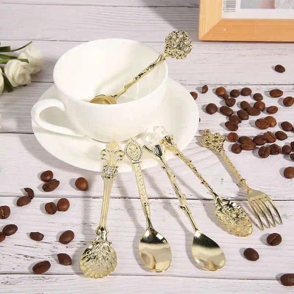 Кофе Scoops 6pcs/Set Innovative Vintage Retro Spoons Цинковые сплавные вилка набор столовых коврик