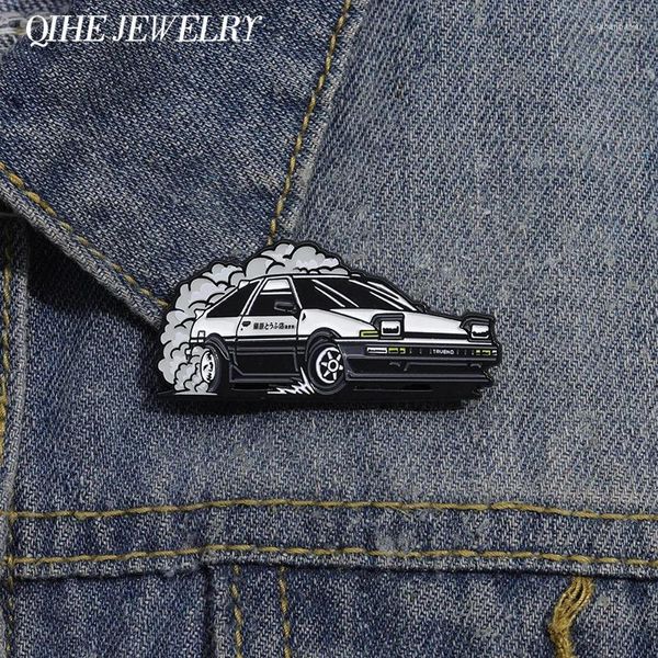 Broschen Trendy coole Auto Brosche Emaille Pins Japanische Anime inspirierte Cartoon Revers Badge Kleidung Bag Schmuckzubehör Geschenk Geschenk