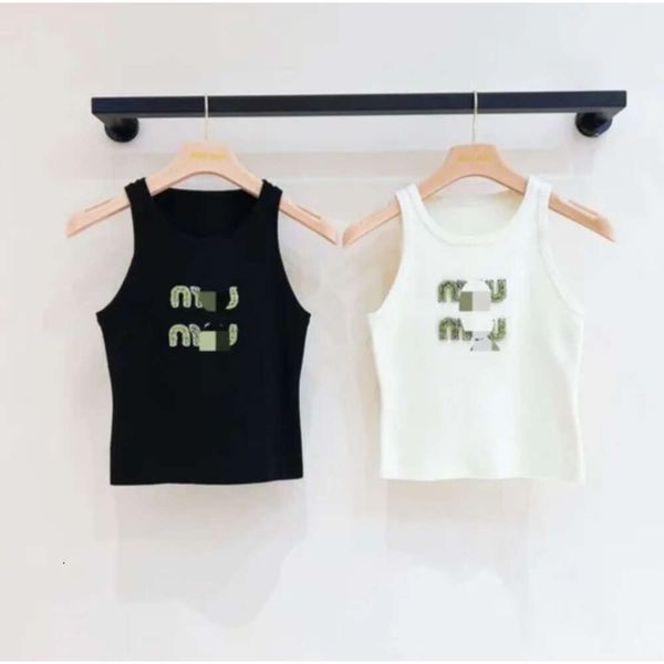 T-shirt designer feminino Mulheres sexy Halter Tee Party Fashion Crop Top Top Bordado Camista Primavera Verão Dz sem costas Dz