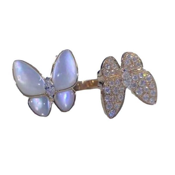 Designer V Golden Van Temperament Netizens semplici e alla moda addensati a 18k a farfalla placcata a farfalla leggera Lumo Bianco BEIMU 3L4Z