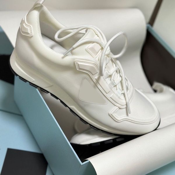 2024 Novo designer de moda Sapatos casuais brancos de alta qualidade para homens e mulheres Lace-up Ventilate Comfort Anti Slip Shop All-Match Sports Shoes DD0415p 38-44 16
