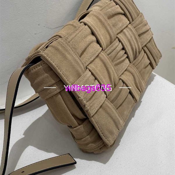 Lederumhängetaschen Bottegveneta Designerbeutel exklusive hausgemachte Kassette Wildleder gefaltetes Handgewebte Plaid Crossbody Leder Tofu Kissen haben Logo HBP0QD