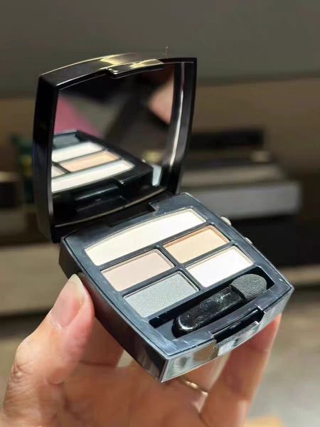 Nuovo ombretto per il trucco del marchio di lusso 5 colori Deep Oceshadow Color Color Matte Cosmetics Eyes Brighter Eyes Oye Owde