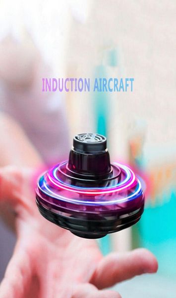 Flynova Flynova UFO Spinner Toy Kids Portable Flying 360 ° вращающиеся сияющие электрические/RC Светодиодные светодиодные фонари.