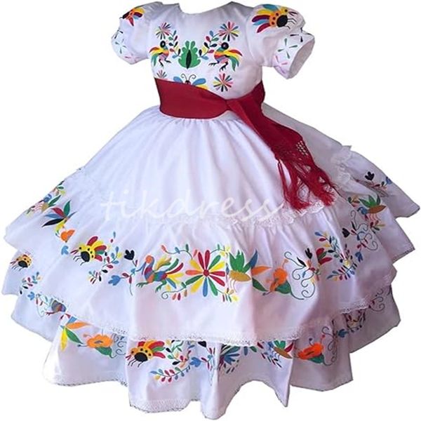 Charro Meksikalı Kızlar Pageant Elbiseleri Emoridery Beyaz Çiçek Kız Elbiseler 2024 O Boyun Kısa Kollu Çocuklar Pageant Gelinlik Sash Caramuza Toddler Firts Kutsal