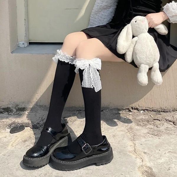 Donne calze a colore solido Black White Long Stockings Jk Lolita Kawaii Ruffle Sweet Girls Lace Bow Kind Knee