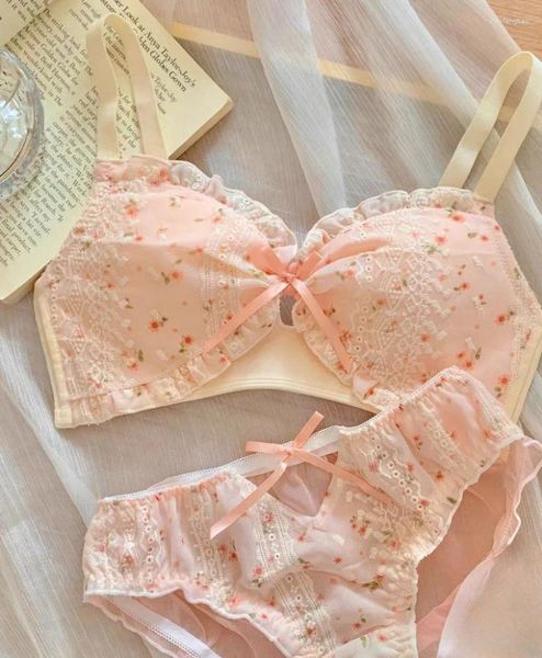 Bras Set Sweet Teenage Underwear Underwear giapponese sexy reggiseno in pizzo set puro desiderio piccoli seni raccolti per mostrare grandi donne che spingono la lingerie