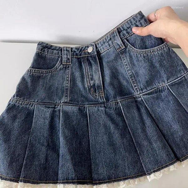 Röcke 2024 Lace Patchwork Faltenrock Denim Frauen Sommer japanische Stil -Mini -Jeans mit Shorts eine Linie hoher Taille Y2k Blau