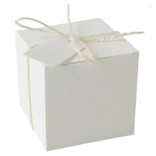 Geschenkverpackung 10/20/50pcs Kraftpapier Süßigkeitenkästen mit Tag Cardboard Hochzeitsfeier Geschenke Box Seil Babyparty Geburtstagdekoration