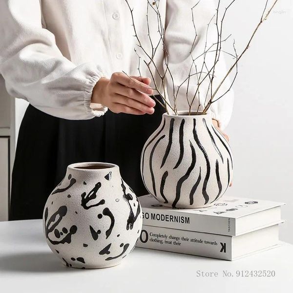 Vasen nordische Sphärizität Blumenbehälter Wohnzimmer Desktop TV-Schrank High-End-Kunstdekoration Keramik Malte Vase Creative 1pc