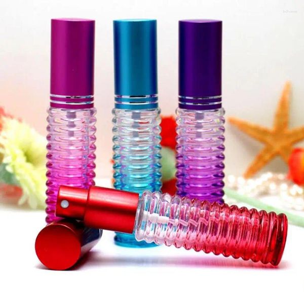 Speicherflaschen 100pcs 20ml leer tragbarer bunte Glasfutterflasche mit Sprühhülle für Dame