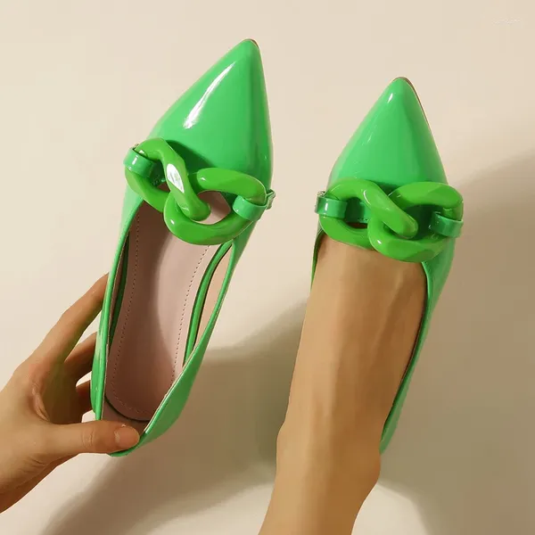Sapatos casuais 2024 Trendy Pink/Green Chain Ballerina Mulher pontiaguda de ponta dos pés mais tamanhos 41/42 femme panos de femme senhoras de tênis combinam