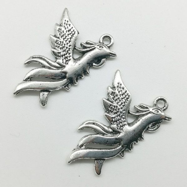 50pcs Lot Phoenix Birds Lega Ciondolo a ciondolo retrò retrò che produce portachiavi fai -da -te antico ciondolo d'argento per orecchini braccialetti Neckla287n