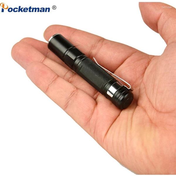 As lanternas tochas portátil Mini Penlight LED Torch Pocket Bateria de lanterna à prova d'água leve para a caça ao acampamento