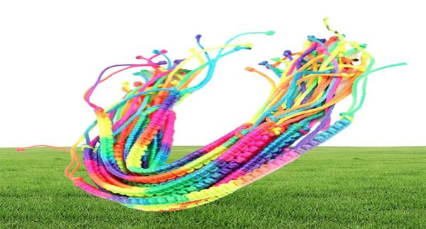 Nuovissimo 50 Pcslot Fashion Colorful Handknit Nylon Charms Braccialetti corde Braccialetti Rainbow Color6208264