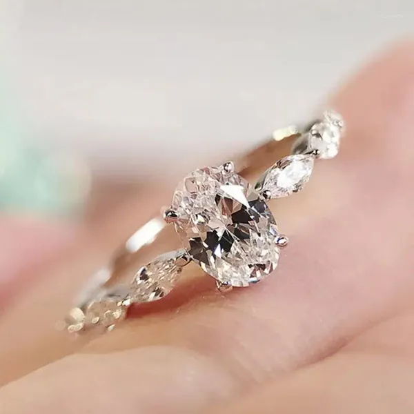 Rings Cluster Fashion Simple trasparente Oval Zircon Ring Engagement Romantic Promise Girl Jewelry Gioielli Regalo di San Valentino