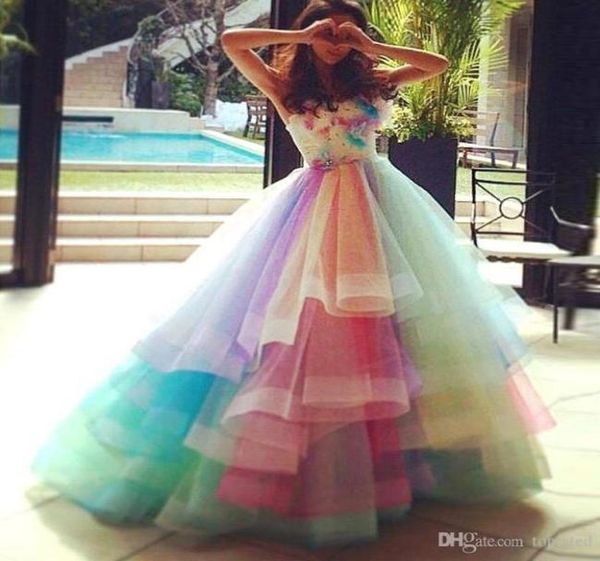 Rainbow Prom Kleider Ballkleid 2020 Schatz abgestuft Tulle Bunt Prom süß 16 Partykleid mit Blumen Quinceanera Kleid sogar 8594195