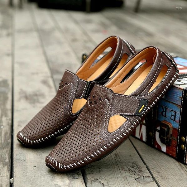 Sandálias de verão masculino hollow não deslizamento macio fria iluminado sapatos de grife respirável clássica de couro casual de moda vestível