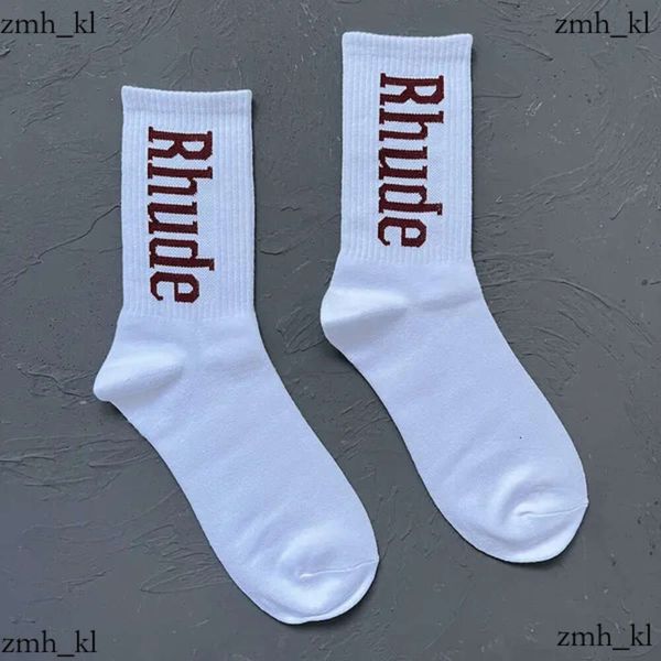 Rhude Socks Men Socks Calcetines Women Designer Роскошные высококачественные бренды Pure Cotton Comfort Представитель Deodorization Поглощайте поту воздух чулки черные 178