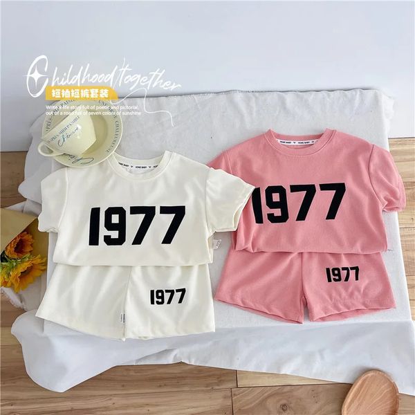 Spor Gündelik Giysiler Erkekler ve Kızlar Yarım Kollu Tshirt Basit Gevşek Kısa Pantolon Açık Giyim Yürümeye Başlayan Yürüyen Baskı Düzenli İki Parçası 240416