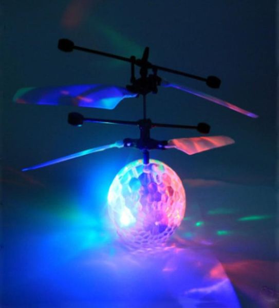 LED Crystal Flying Ball RC Toy Induction Helicopter Ball Buildin Shinning LED Iluminação para crianças Flyings coloridos para K9601313