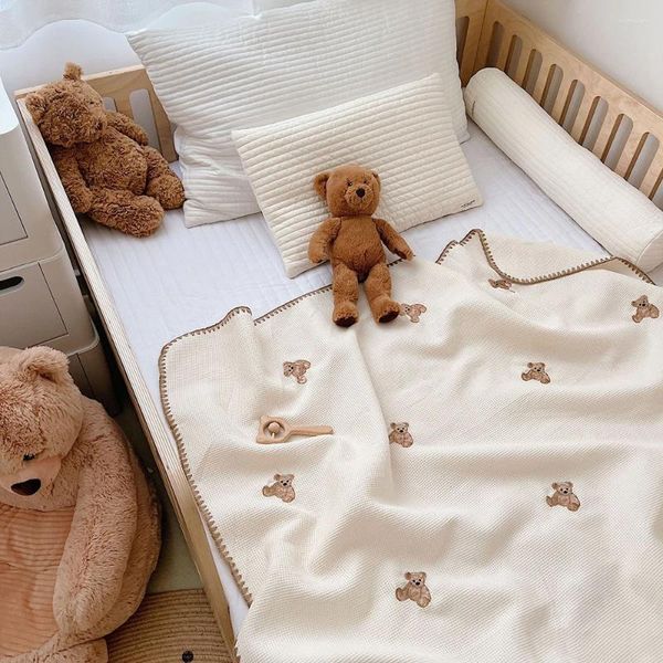 Одеяла INS Born Baby Baby одеяло вафельская вышивка медведя Дети Спящие хлопковые постельные принадлежности аксессуары