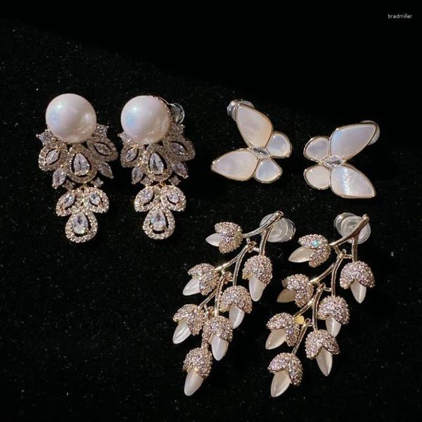 Dangle Küpe 2024 Kadın Notlar Dew Boncuk Üzüm Mücevheri 18K Altın Kelebek Fritillaria Zircon