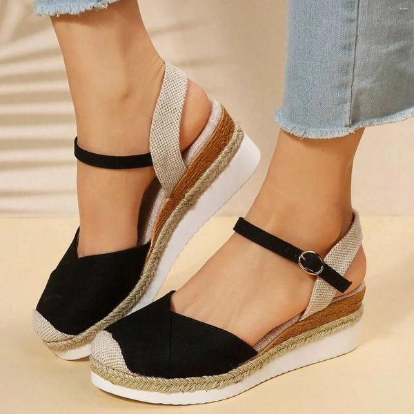 Sandalen 2024 Sommer Frauen mehrfarbig Stoff Design mit Stirnband Keilheels Casual Retro Römische Fisch Mund Hang Coole Schuhe