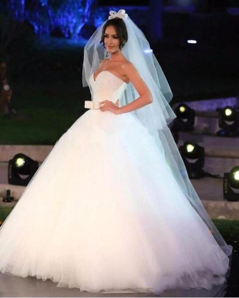 Perle lucide cristalli abiti da sposa abiti da ballo 2017 grande cintura a filo sfuggente abito da sposa gonfio vestidos festa da sposa su misura 5862293