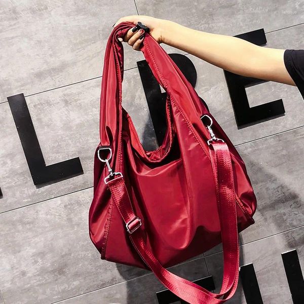 Umhängetaschen 2024 Europäische und schöne Frauen Handtasche Mode Frauen tte nylon Big Bag Trendy Casual Hand-Carry Mommy Travel