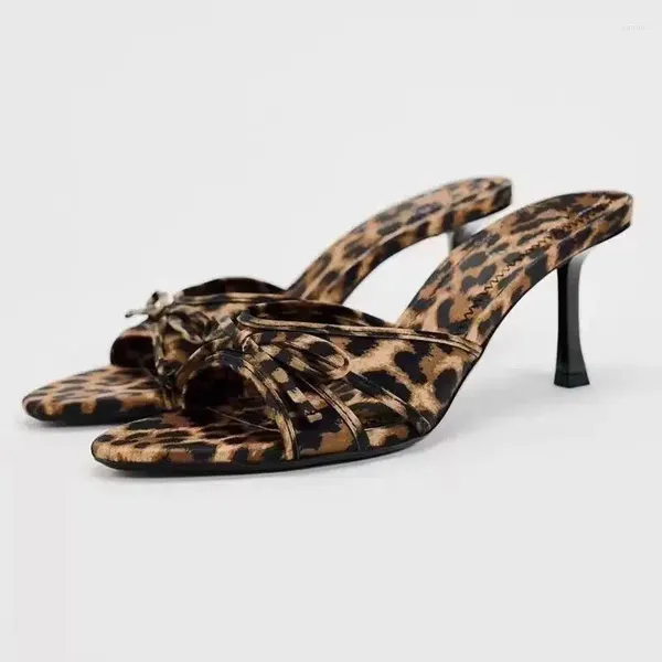 Slippers zal2024 Sapatos femininos nó lanco de leopardo sandálias altas sandálias femininas