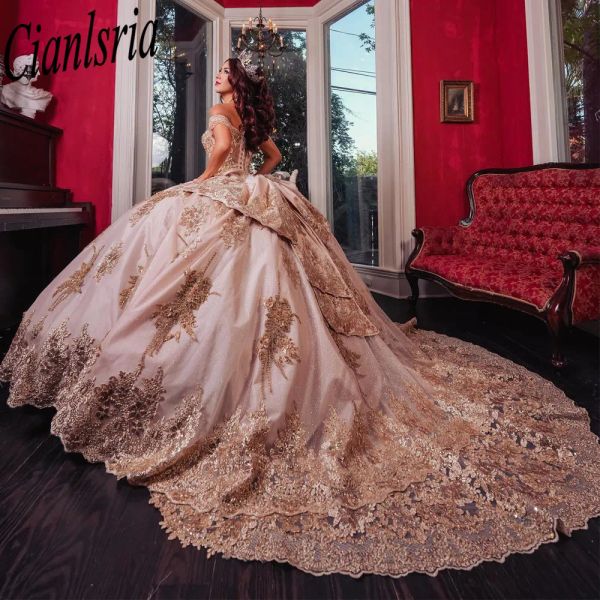 Spitze Quinceanera Kleider Ballkleid 2024 Schatz Perlen Gold Pailletten von Schulter süßer 16 Kleid Schnüre