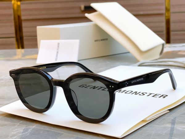 Recém -nascidos monstros gentis óculos de sol designers óculos de sol para homens femininos de moldura de moldura de sol dos óculos externos da moda com qualidade de melhor qualidade