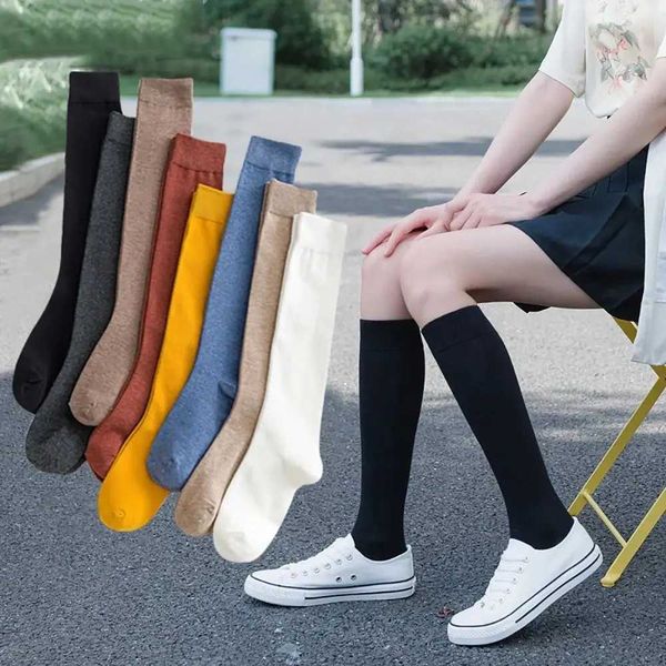 Sexy Socken Frauen Baumwoll Knie hohe Socken Solid Color Fashion Casual Calf Sock Girls Party Tanzen sexy lange Socken Frauen 240416