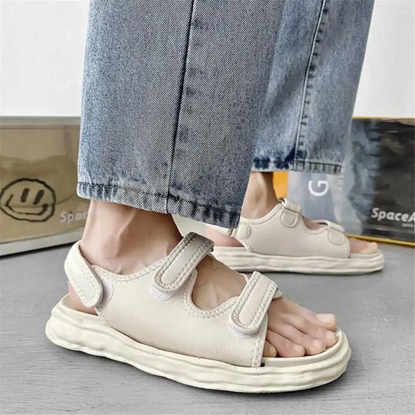 Sandálias 40-45 35-42 Summer Man Slippers Sneakers Sapatos masculinos Men's Slide Sandal Sport Maker Trainers Type Badkets Designer Visitores