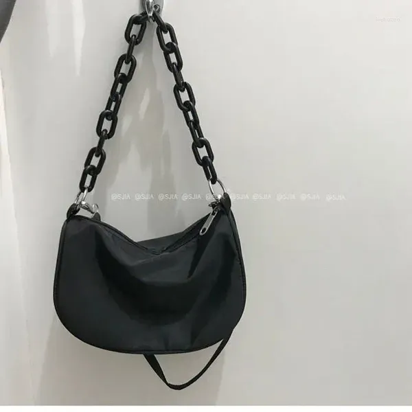 Umhängetaschen Die Frühlings/Sommer 2024 Korean Edition Mode Nylon Kette Achselhilfe Handtasche One-Shoulder Slanting Spanning Small Bag
