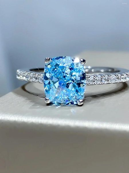 Кластерные кольца, желающие морского синего кольца с сокровищница