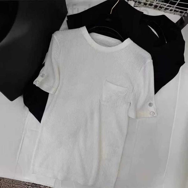 T-shirt Designer femminile 2024 primavera primaverile Nuovo Nanyou Cha Metal Contrast Contrast Apparente Slim e fragrante Topta a maniche corta a maglia rotonda rotonda W7SO