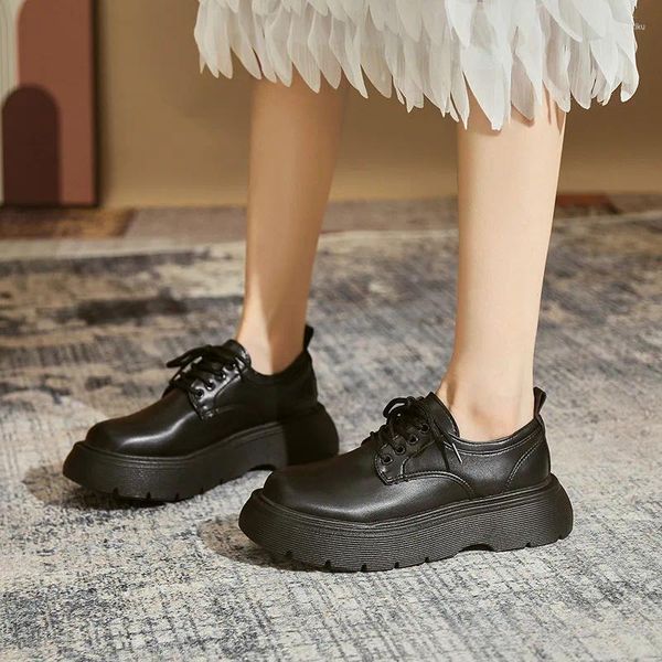 Lässige Schuhe schwarz kleine Leder japanische Mode Frauen Dick-Soled-Retro-Ladung runden Zehen Single Nischendesign